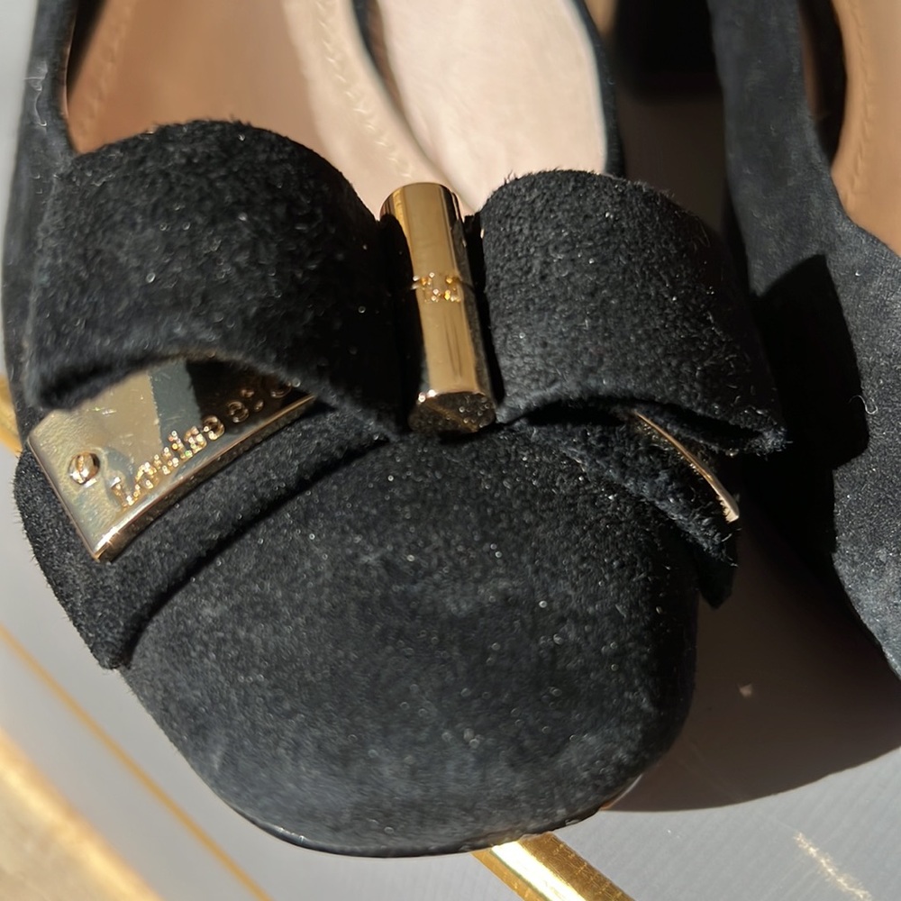 Shoes - Picture 3 of 8